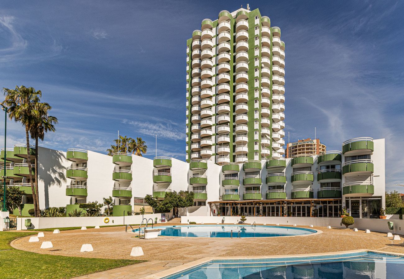 Apartamento en Portimão - Torre Verde - Sea View | Pool & AC