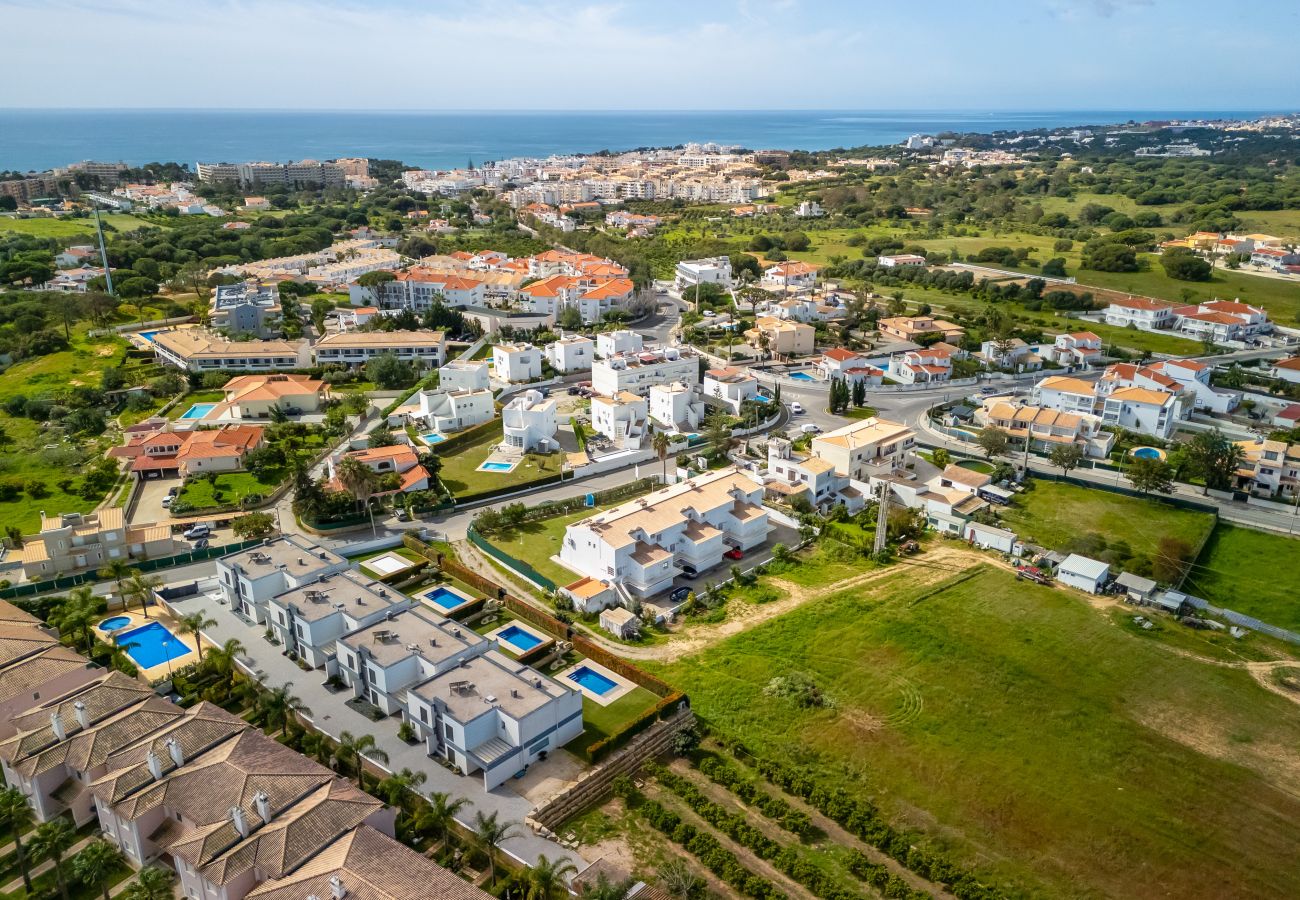 Casa adosada en Albufeira - Casa Pimenta | 5 Dormitorios  | Central | Olhos de Água