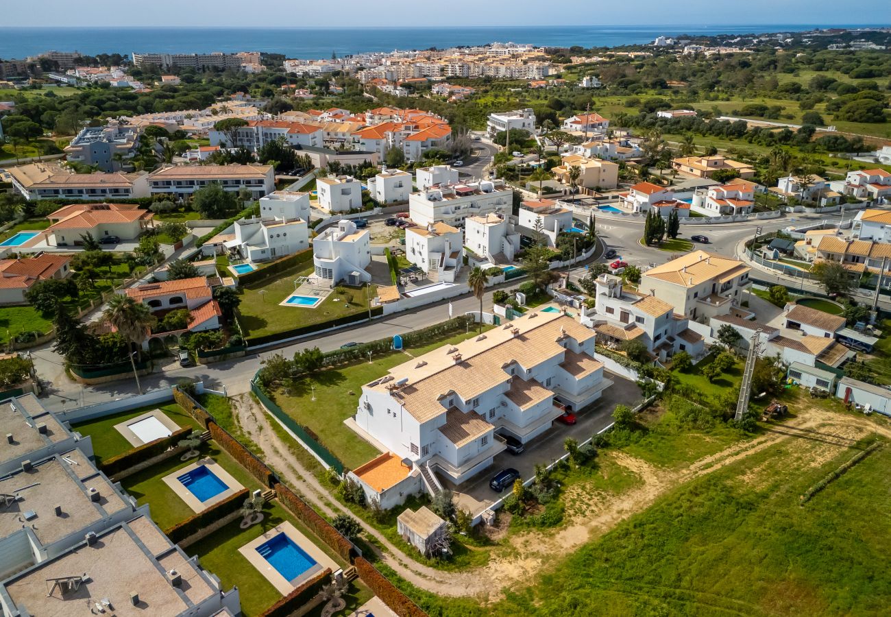 Casa adosada en Albufeira - Casa Pimenta | 5 Dormitorios  | Central | Olhos de Água