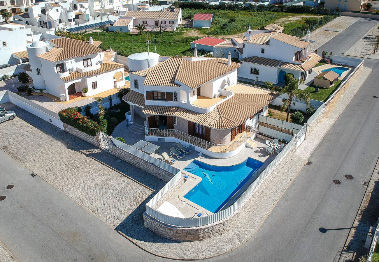 Villa à Galé - Villa Brisa do Mar | 4 Chambres | Proche de la Plage | Galé