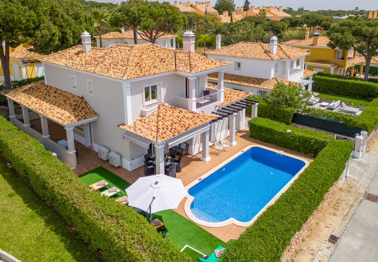 Villa à Vilamoura - Villa Lusa |4 Chambres | Près des terrains de Golf | Vilamoura