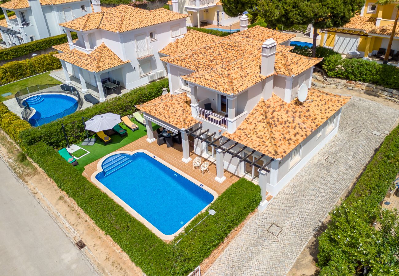 Villa à Vilamoura - Villa Lusa |4 Chambres | Près des terrains de Golf | Vilamoura