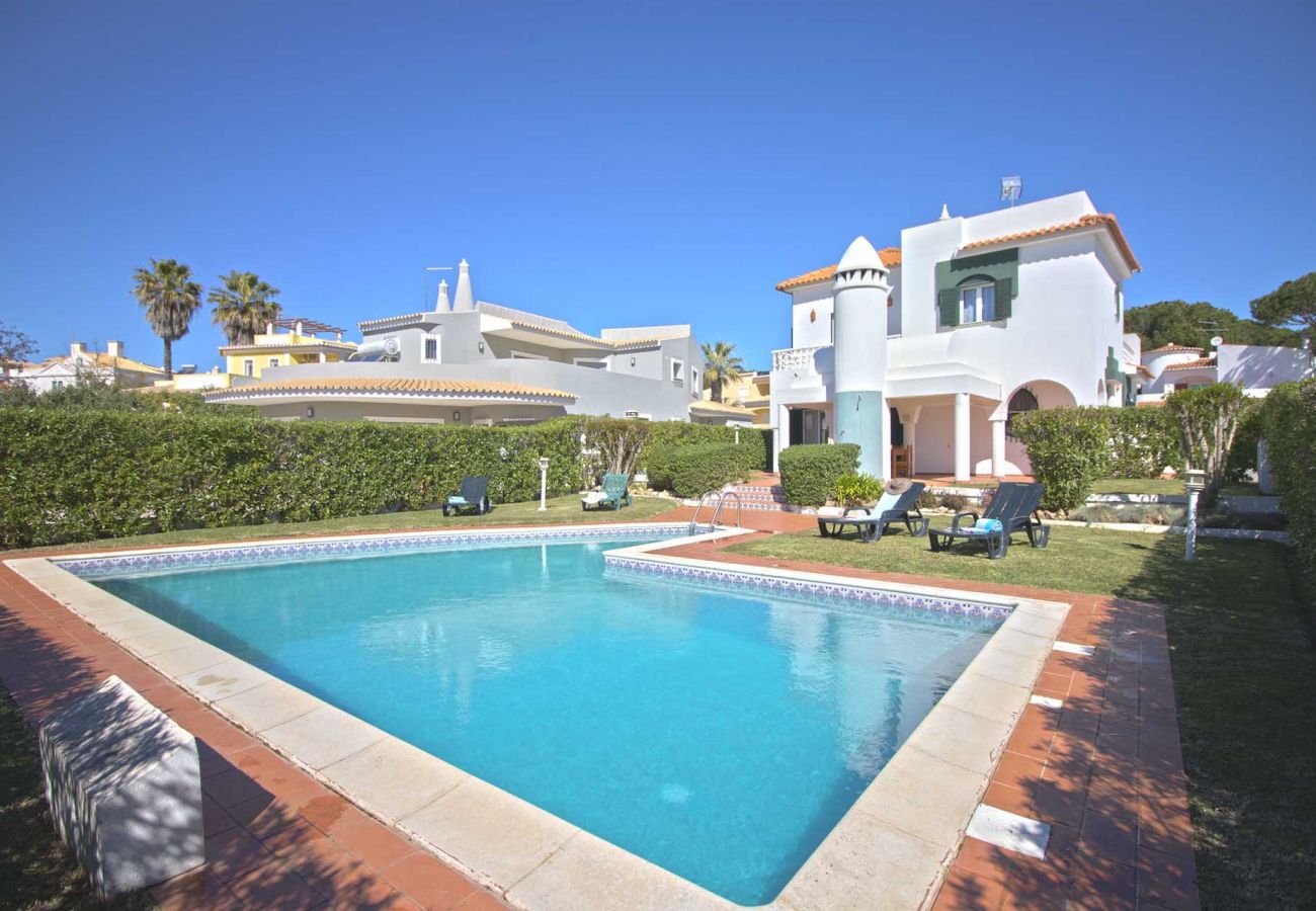 Villa em Vilamoura - Villa Jade | 4 Quartos | Piscina | Aldeia Velha | Vilamoura