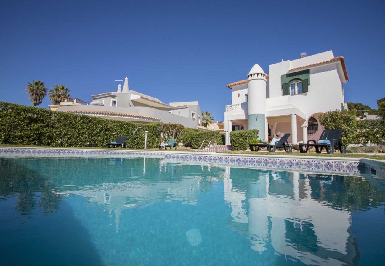 Villa em Vilamoura - Villa Jade | 4 Quartos | Piscina | Aldeia Velha | Vilamoura