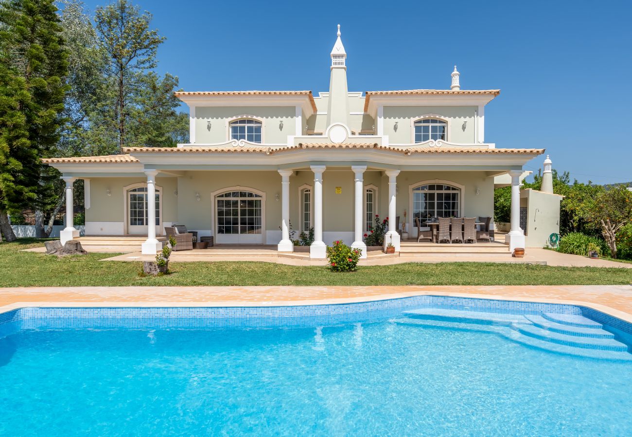 Villa em Boliqueime - Quinta das Laranjeiras | 4 Quartos | Casa no Campo | Boliqueime