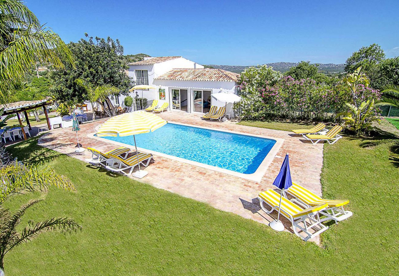 Villa em Almancil - Quinta da Ilda | 6 Quartos | Casa Típica | Almancil 