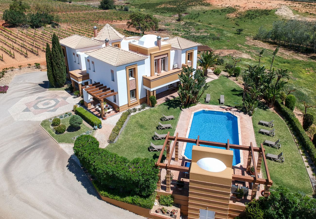 Villa em Albufeira - Quinta Dionysus | 6 Quartos | Vinha Própria | Albufeira