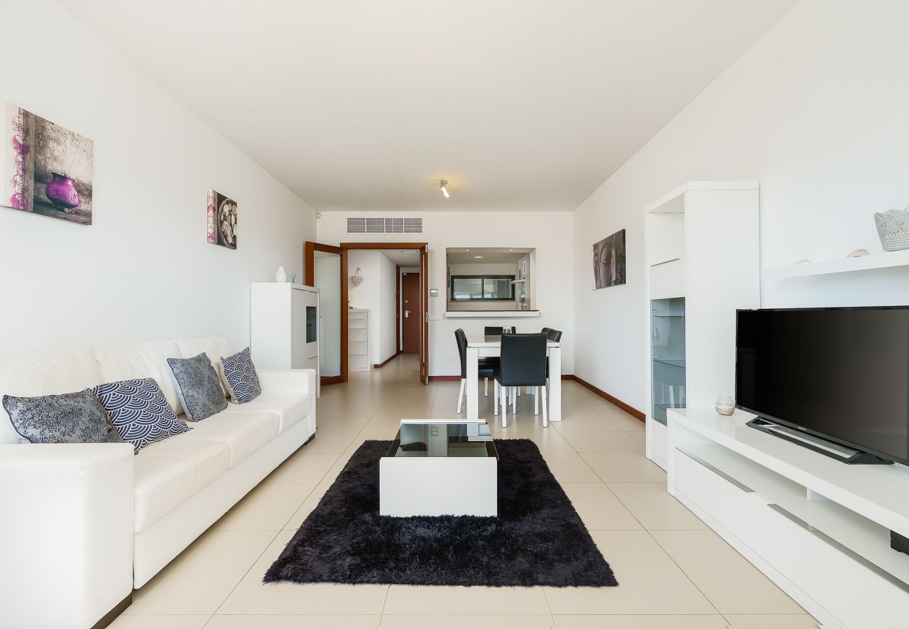 Apartamento em Lagos - Marina Village: Pool |Garage | Prime Location | AC