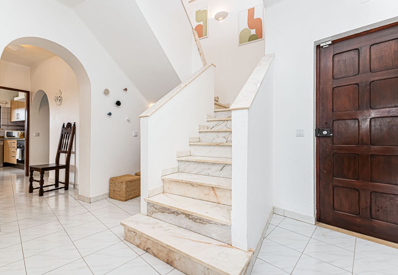 Villa em Porches - Casa do Vale: PET Friendly | Family, Pool & Beach