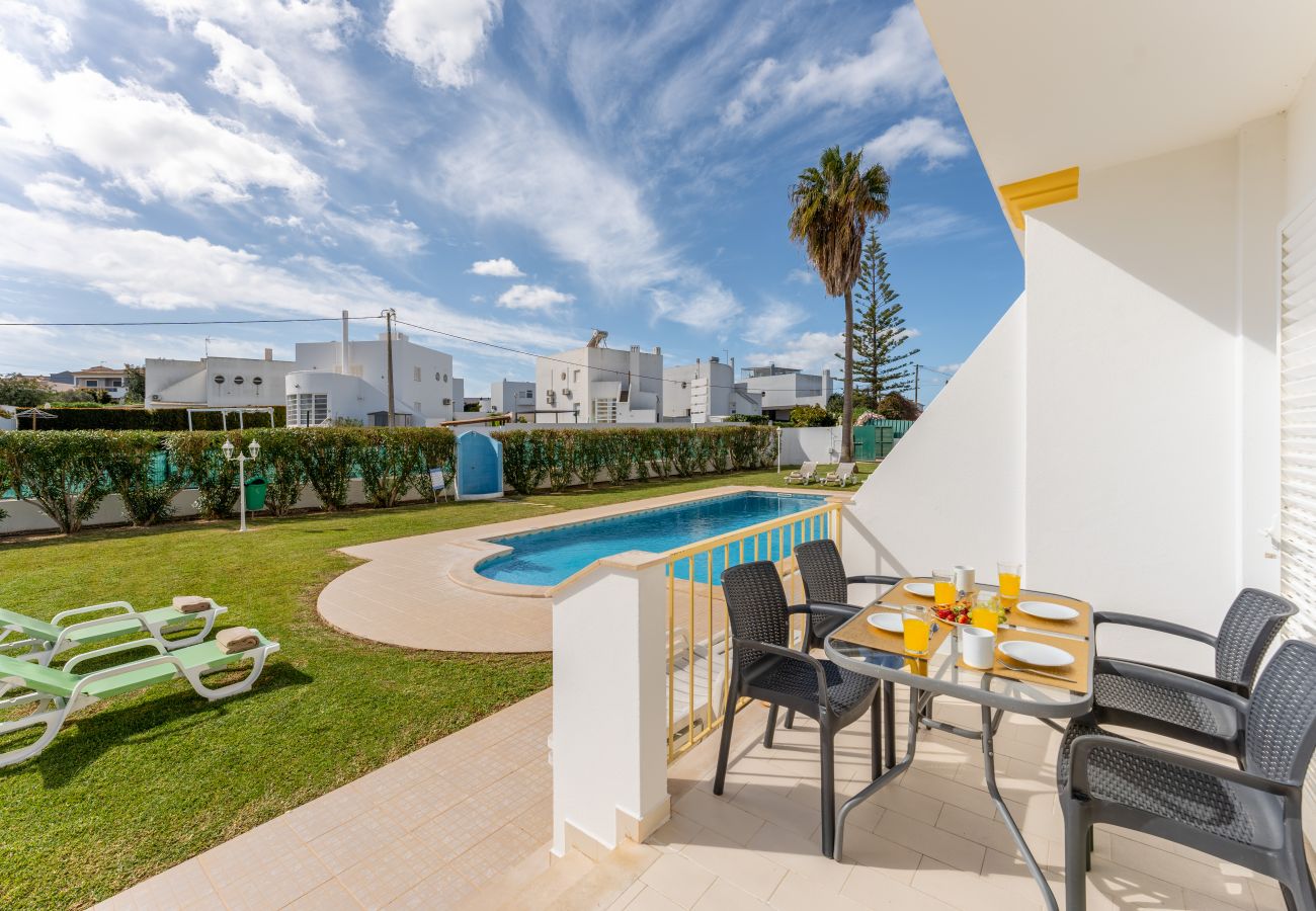 Casa geminada em Albufeira - Casa Pimenta | 5 Quartos | Central | Olhos de Água