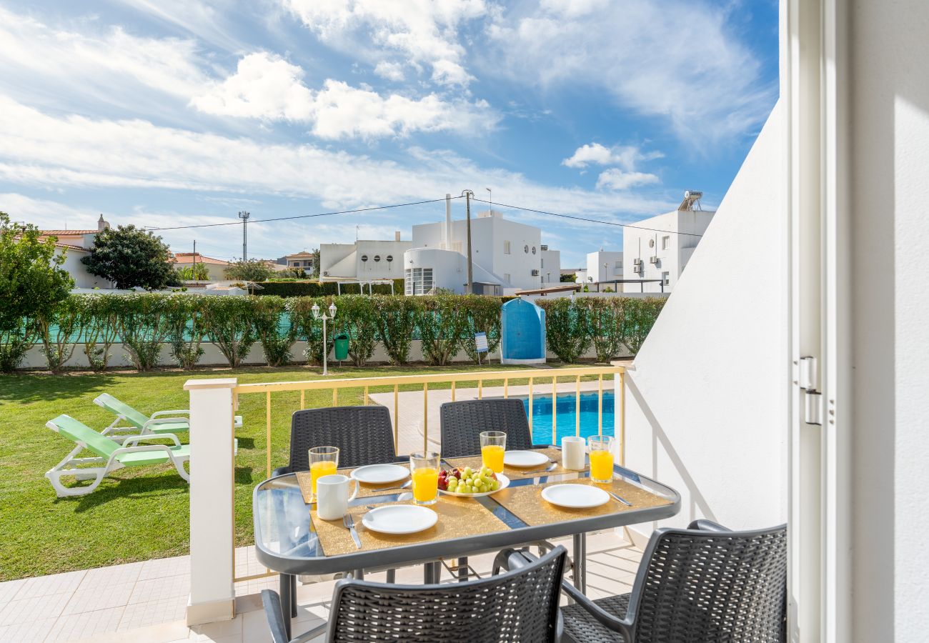 Casa geminada em Albufeira - Casa Pimenta | 5 Quartos | Central | Olhos de Água