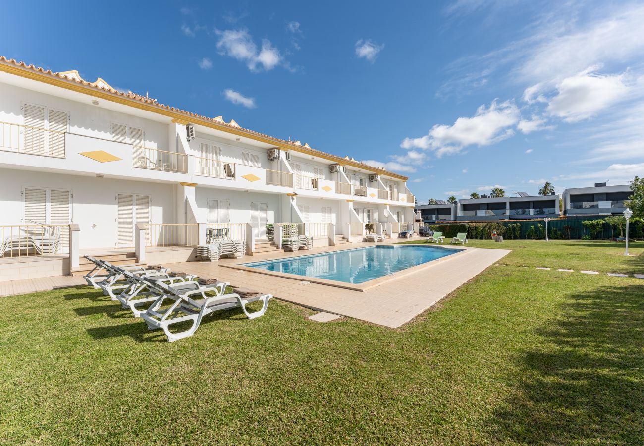 Casa geminada em Albufeira - Casa Pimenta | 5 Quartos | Central | Olhos de Água