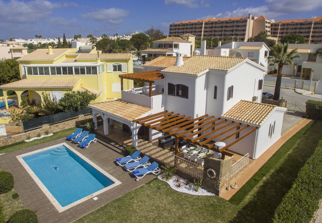 Villa in Galé - Villa Magali | 4 Bedrooms | Walking Distance to Beach | Galé