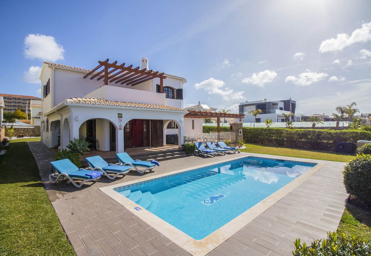 Villa in Galé - Villa Magali | 4 Bedrooms | Walking Distance to Beach | Galé