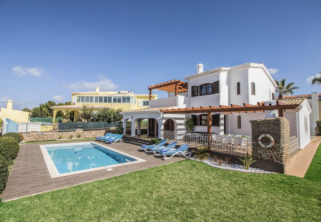 Villa in Galé - Villa Magali | 4 Bedrooms | Walking Distance to Beach | Galé