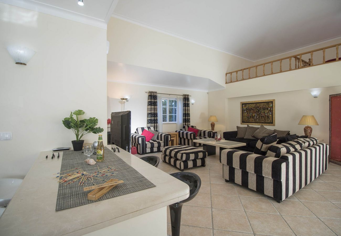 Villa in Albufeira - Villa Joy | 4 Bedrooms | Walking Distance to Beach | Olhos de Água