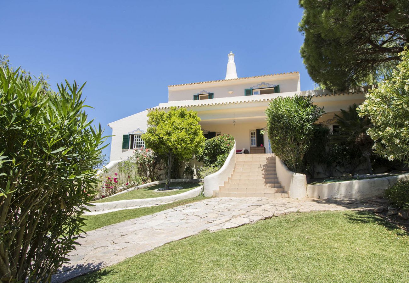 Villa in Almancil - Villa Caravela | 4 Bedrooms | Beautiful Garden | Almancil