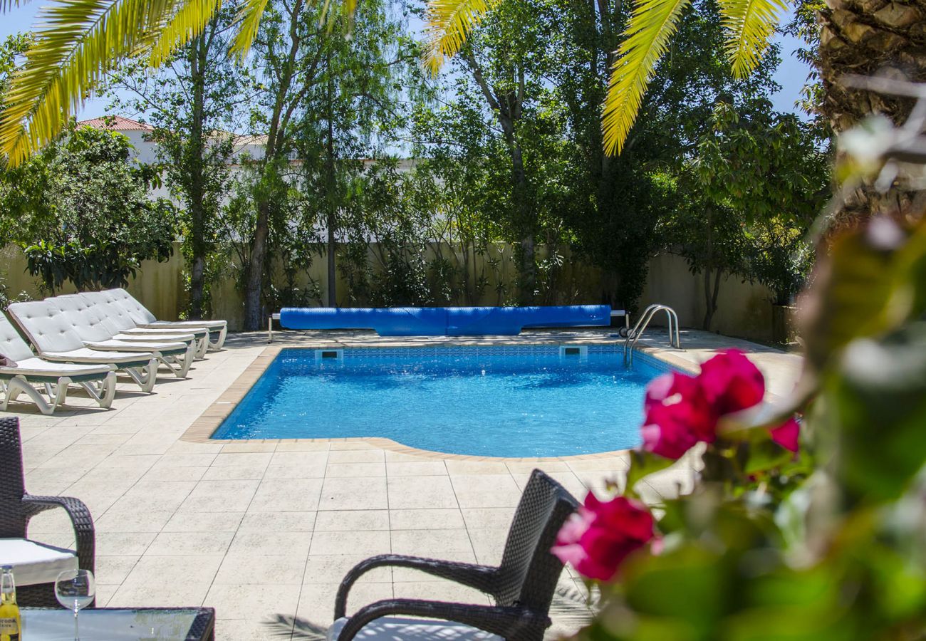 Villa in Almancil - Villa Caravela | 4 Bedrooms | Beautiful Garden | Almancil