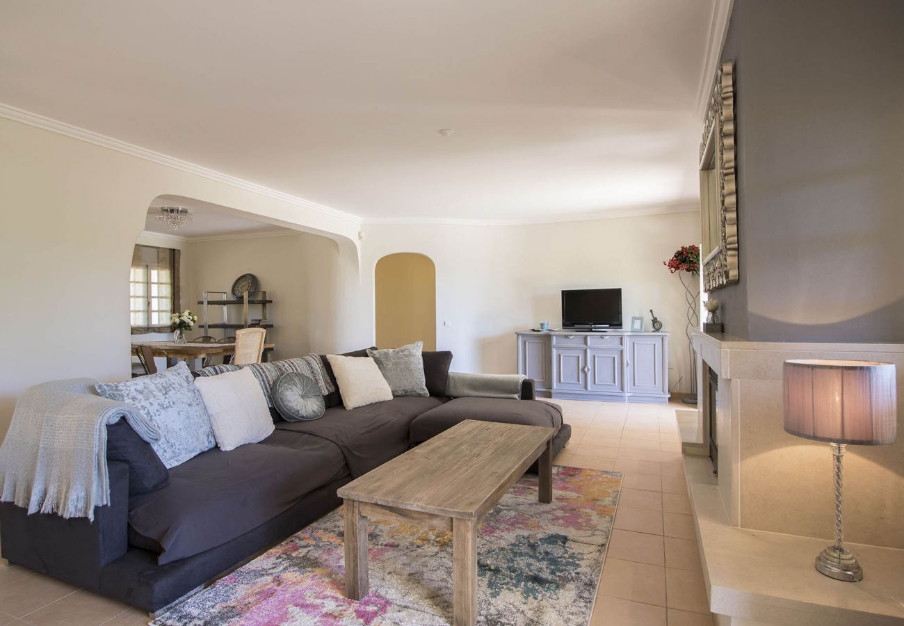 Villa in Almancil - Villa Caravela | 4 Bedrooms | Beautiful Garden | Almancil