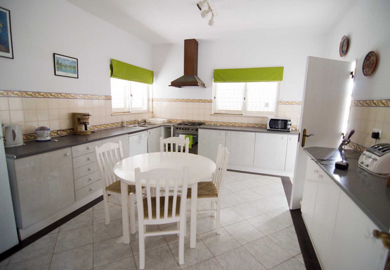 Villa in Albufeira - Villa Jorida | 4 Bedrooms | Quiet | Albufeira