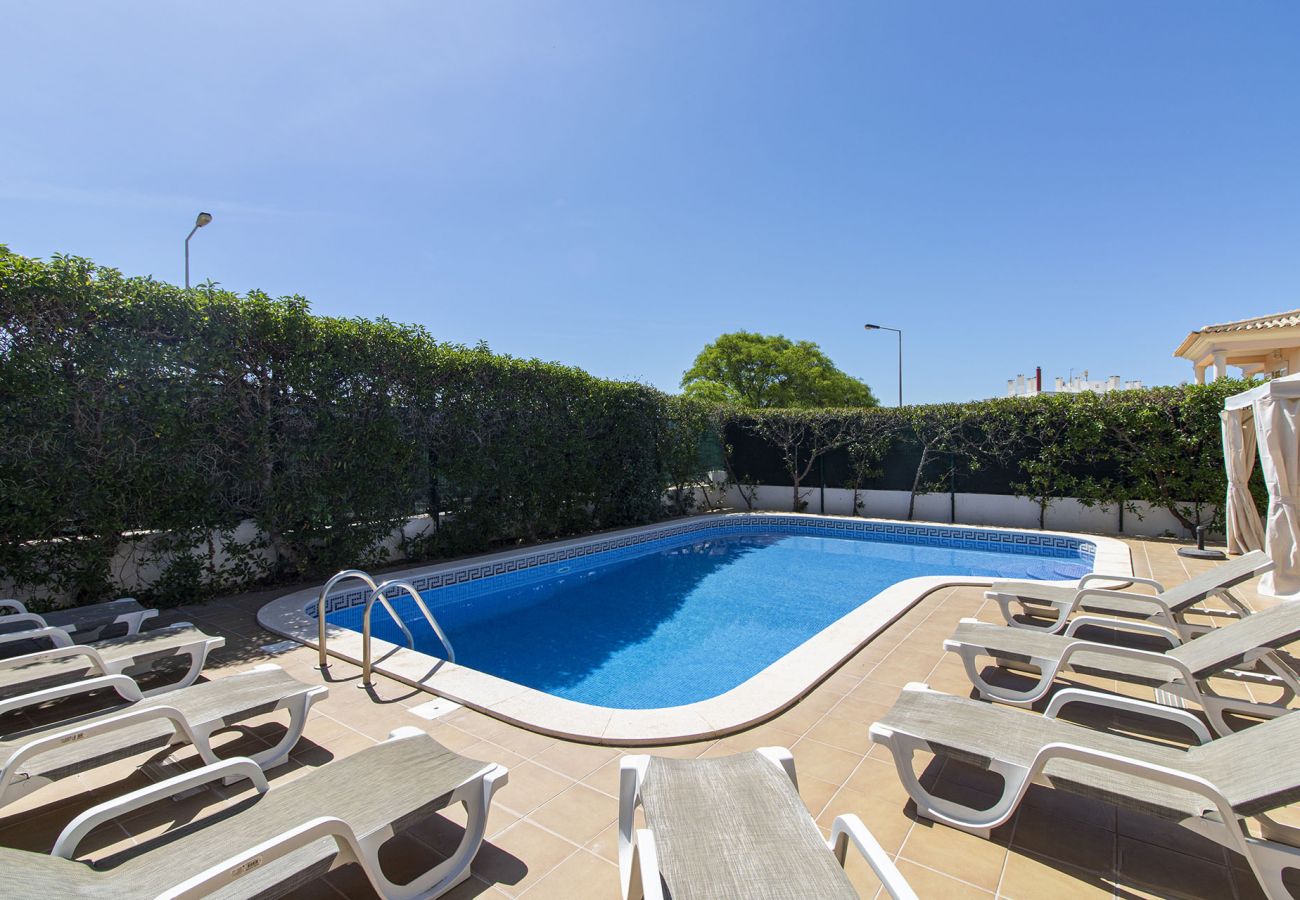 Villa in Albufeira - Villa Tulipa | 4 Bedrooms | Private Swimming Pool | Albufeira