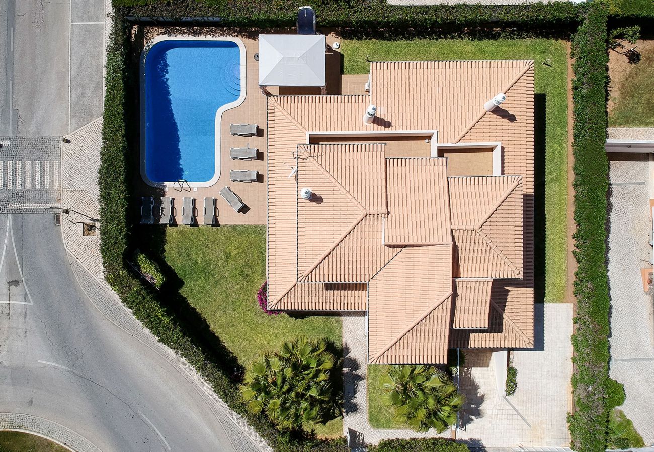 Villa in Albufeira - Villa Tulipa | 4 Bedrooms | Private Swimming Pool | Albufeira