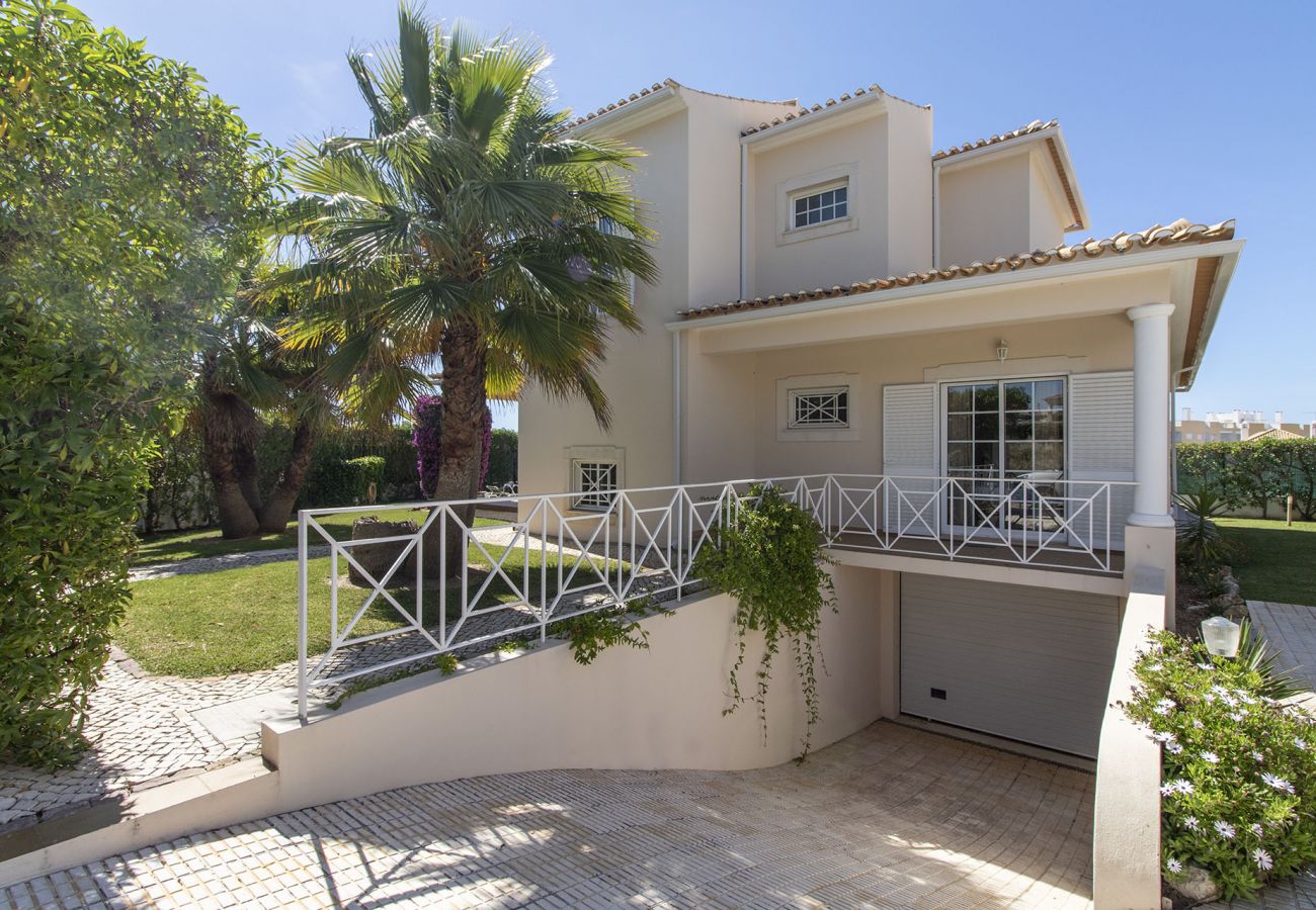 Villa in Albufeira - Villa Tulipa | 4 Bedrooms | Private Swimming Pool | Albufeira