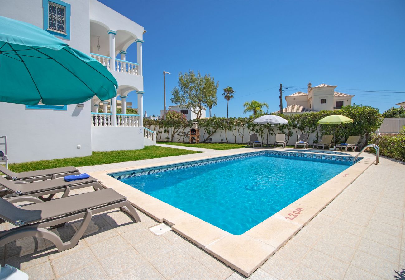 Villa in Galé - Villa Azul | 4 Bedrooms | Easy Walking to the Beach | Galé