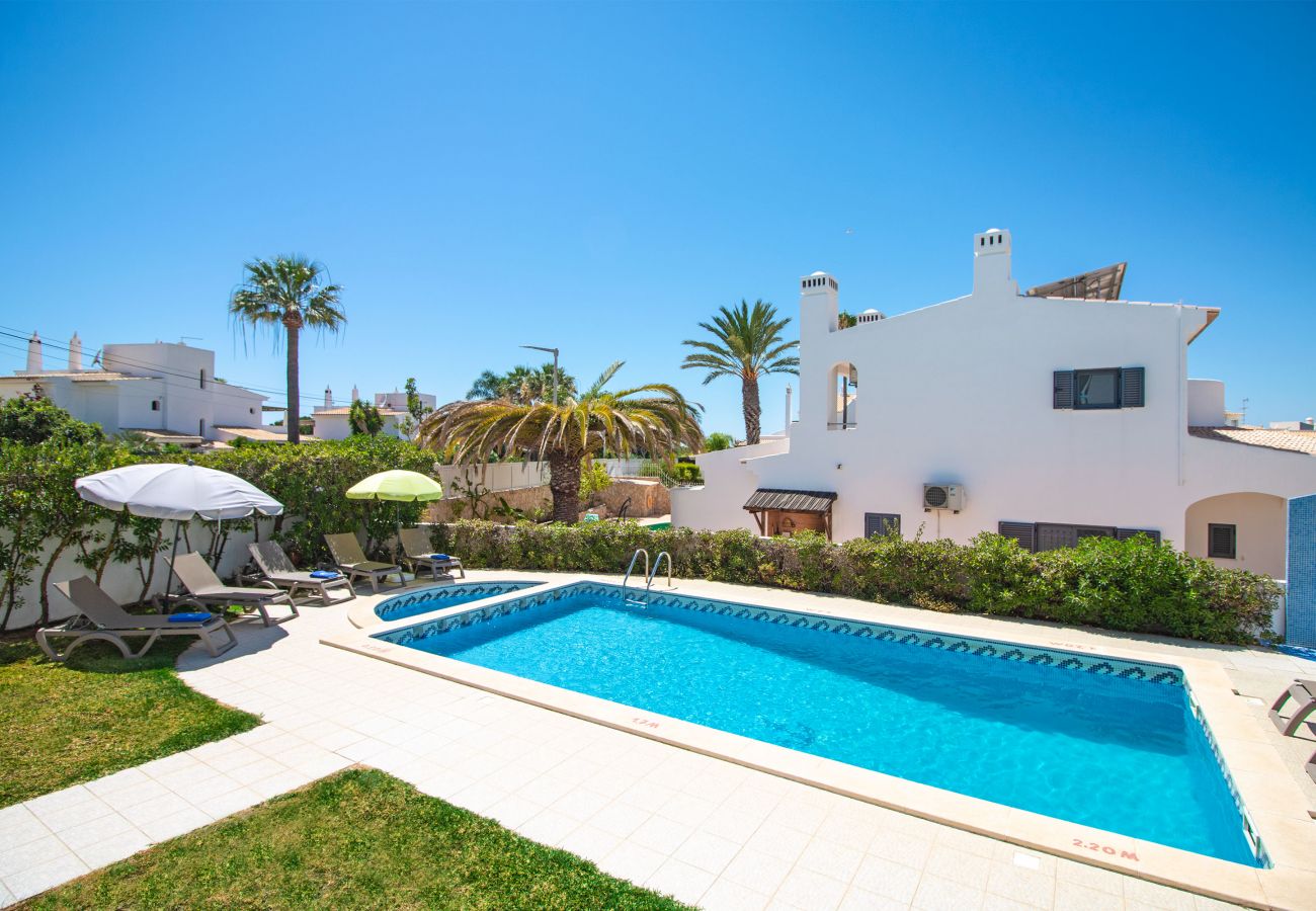 Villa in Galé - Villa Azul | 4 Bedrooms | Easy Walking to the Beach | Galé