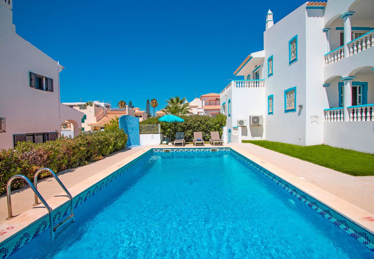 Villa in Galé - Villa Azul | 4 Bedrooms | Easy Walking to the Beach | Galé