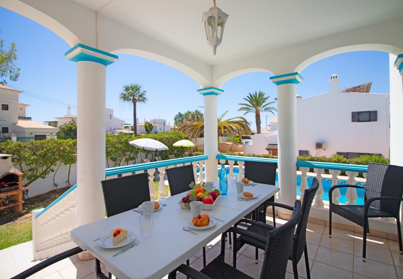 Villa in Galé - Villa Azul | 4 Bedrooms | Easy Walking to the Beach | Galé