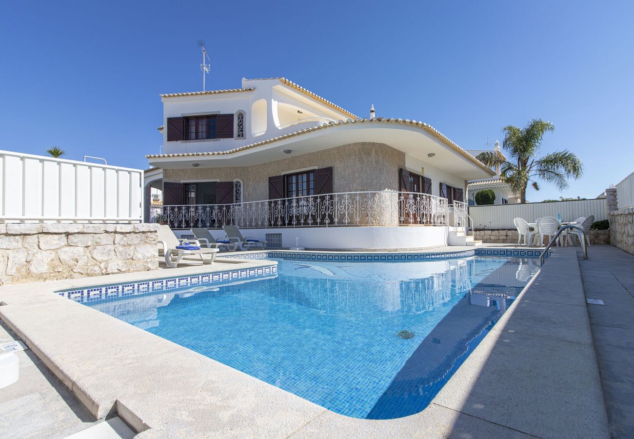 Villa in Galé - Villa Brisa do Mar | 4 Bedrooms | Walking Distance | Galé