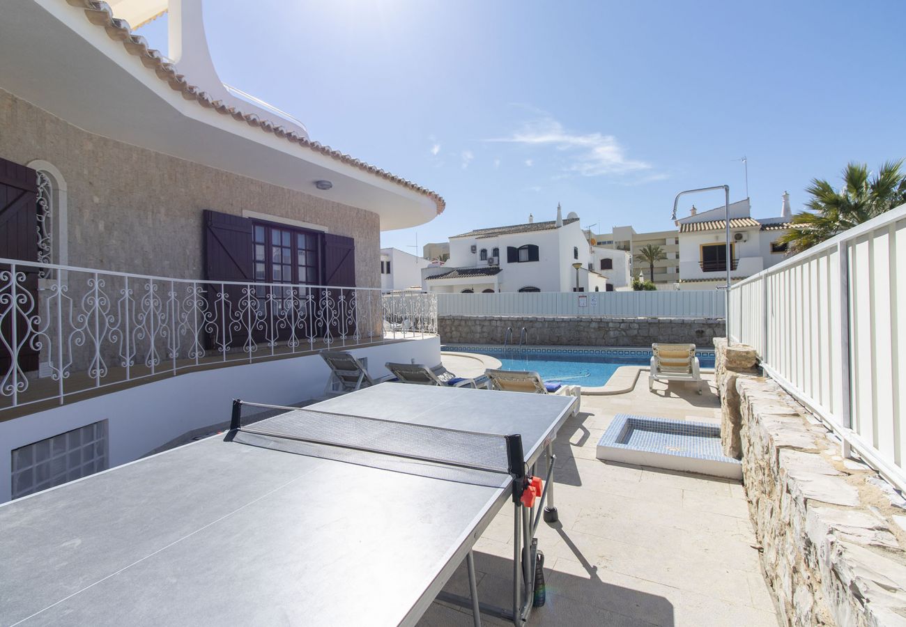 Villa in Galé - Villa Brisa do Mar | 4 Bedrooms | Walking Distance | Galé