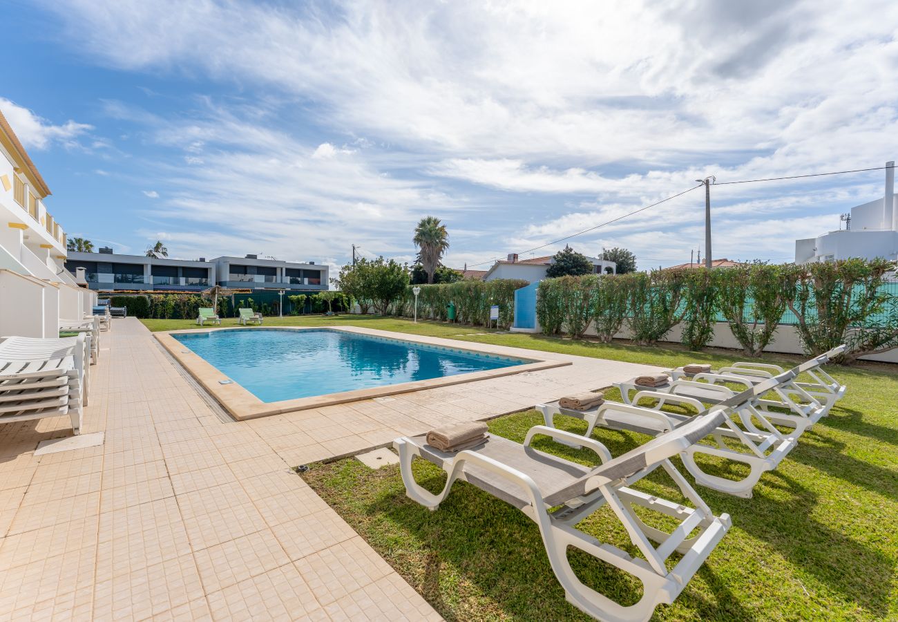 Townhouse in Albufeira - Casa Pimenta | 5 Bedrooms  | Central| Olhos de Água